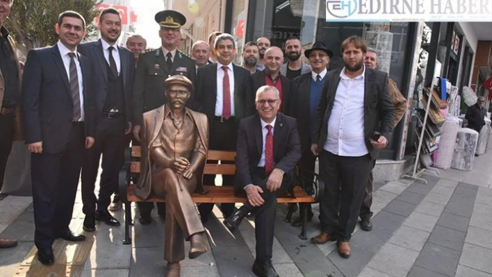 Heykellere zarar verildi