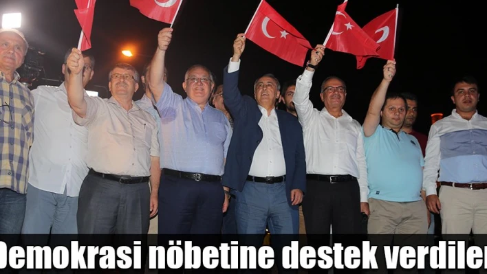 Demokrasi Nöbetleri sürüyor