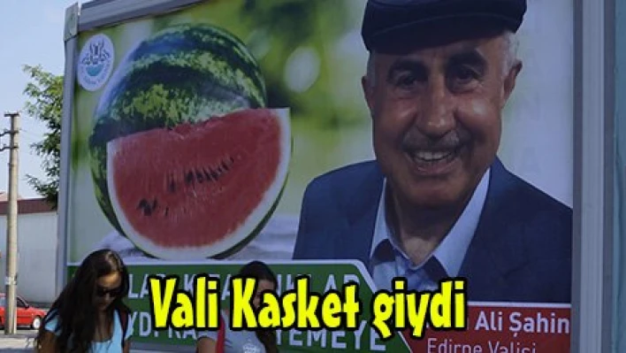 Vali Kasket giydi