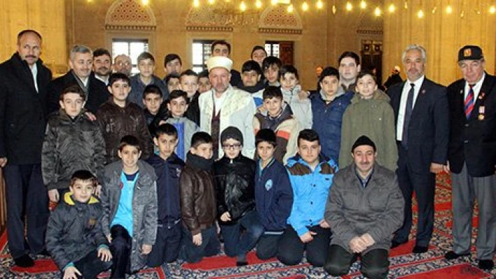Şehitler için dua ettiler