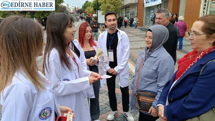 Eczacılık Fakültesi öğrencileri halkı bilinçlendirdi