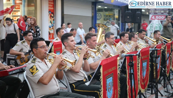 Edirne'de askeri bando konser verdi