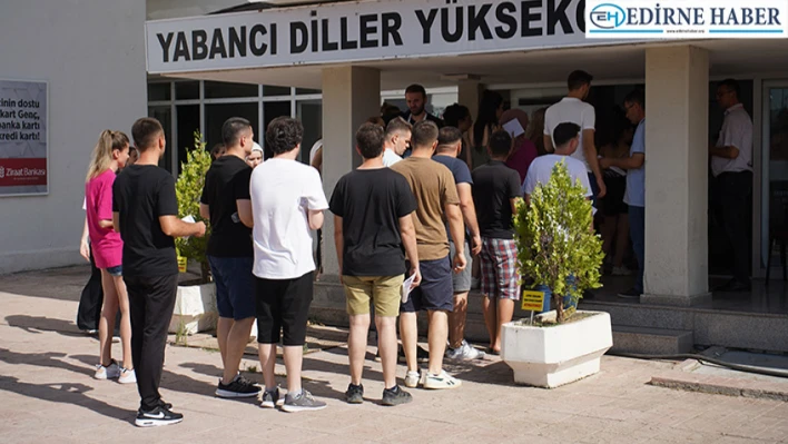 Edirne'de binlerce aday memur olmak için ter döktü