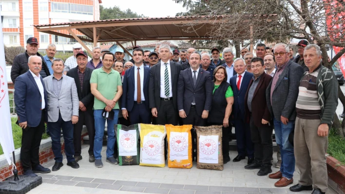 Edirne'de çiftçilere hastalıklara dayanıklı yerli hibrit ayçiçeği tohumu dağıtıldı
