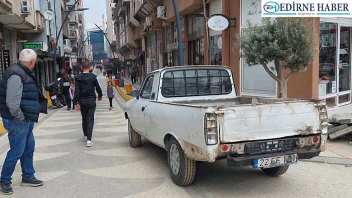 Edirne'de 'ikiz plaka' kullanan sürücüye 20 bin 302 lira ceza uygulandı