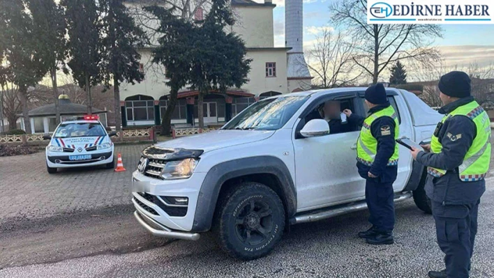 Edirne'de jandarma trafik ekipleri alkol denetimi yaptı