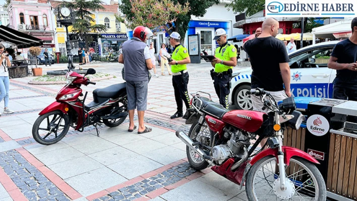 Edirne'de Saraçlar Caddesi'nde trafik denetimi