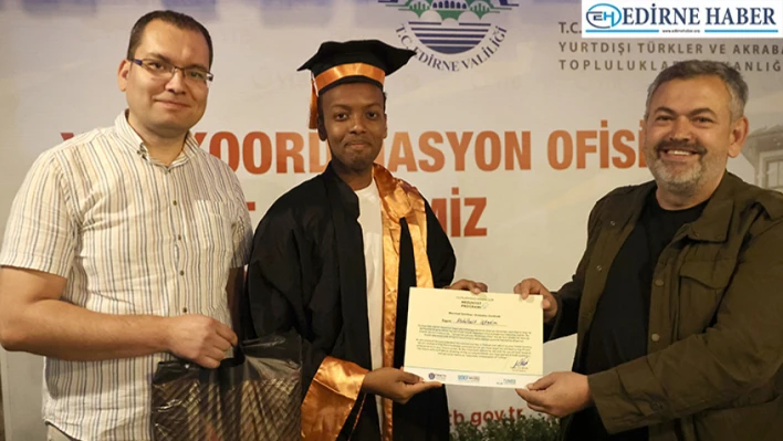 Edirne'de uluslararası öğrenciler mezuniyet sevinci yaşadı