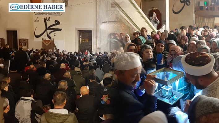 Edirne'deki camilerde Kadir Gecesi yoğunluğu yaşandı