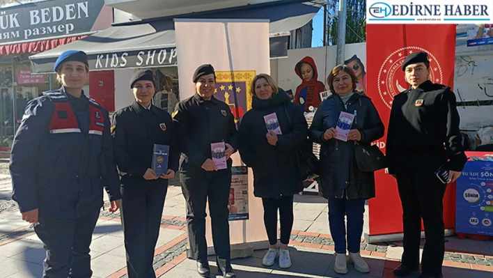 Edirne'deki kurumlardan kadına şiddetle mücadele standı