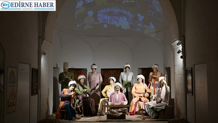 Edirne'deki Sağlık Müzesi gece saatlerinde de ziyaretçilerini ağırlıyor