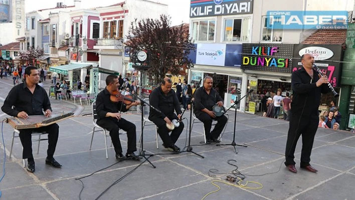 Müzik şöleni sundu