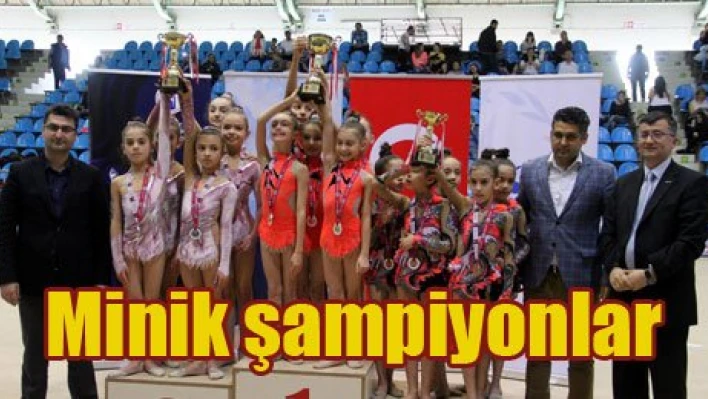 Şampiyonlar geçidi