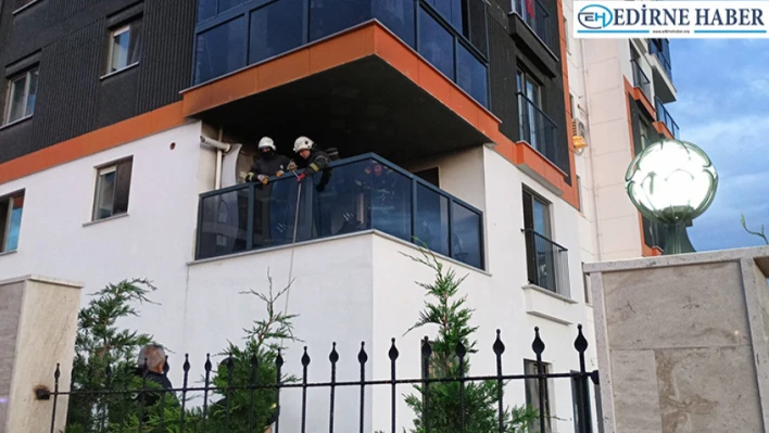 Evin balkonunda yangın çıktı