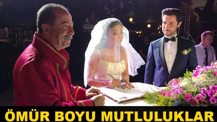 Dünya evine girdiler