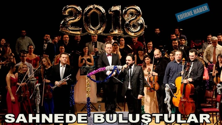 Aynı sahnede buluştular