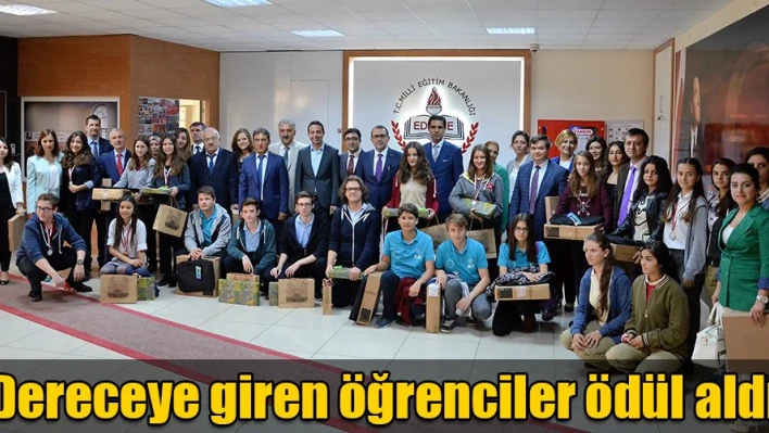Ödüllerini aldılar