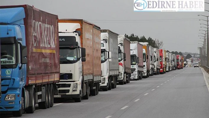 Avrupa'ya açılan sınır kapılarında tır kuyruğu