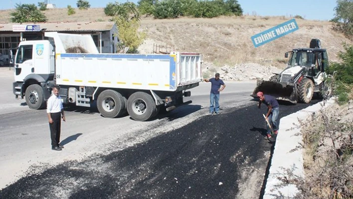Yolları yapıyor