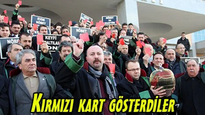 Kırmızı kart gösterdiler