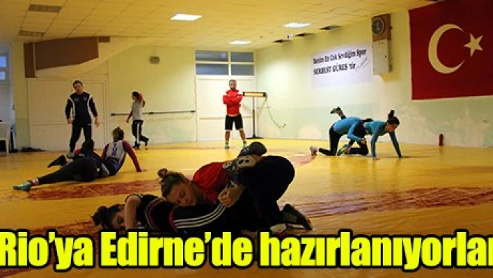 Kadın güreşçiler Rio'ya  hazırlanıyor