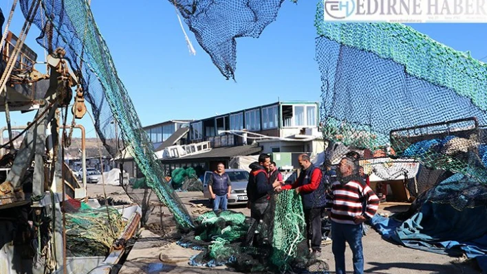 'Deniz salyası' balıkçıları üzüyor