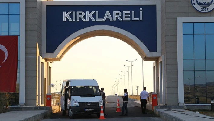 5 akademisyen gözaltında