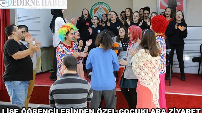 Lise öğrencileri özel çocukları ziyaret etti