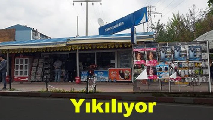 Yıkılıyor