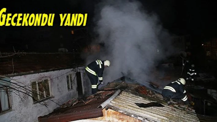 Gecekondu yandı
