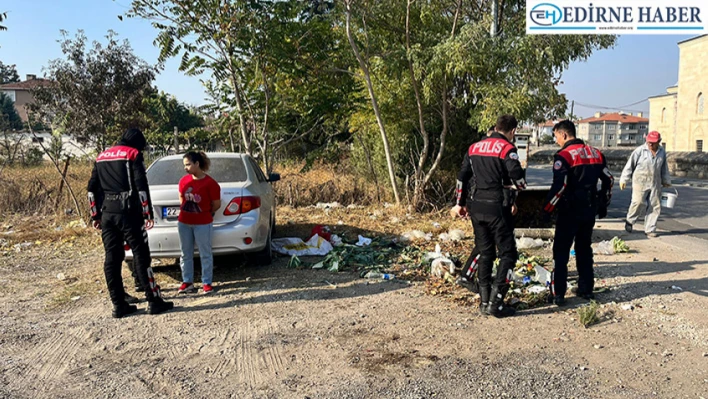 Fas uyruklu düzensiz göçmenler ruhsatsız tabancayla yakalandı