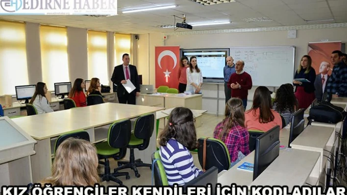Kız öğrenciler kendileri için kodladılar