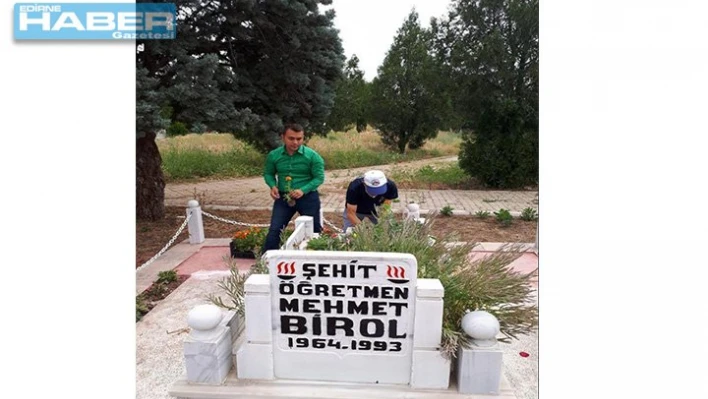 Şehitliklerde yenileme çalışması yapıldı