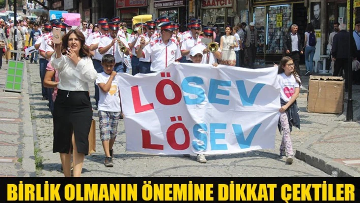 Farkındalık için yürüdüler