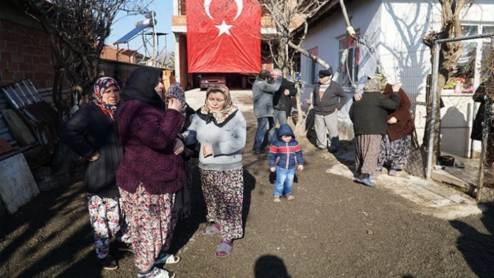 Tekirdağ şehidine ağlıyor