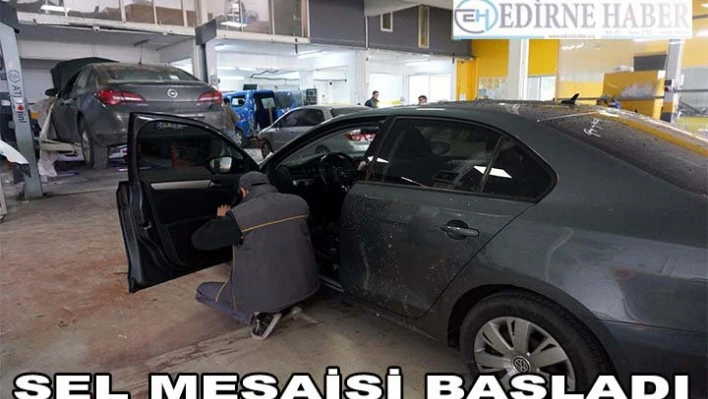 Oto bakım servislerinde 'sel' mesaisi