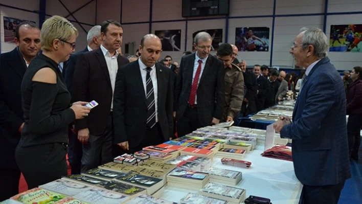 Kitapseverler fuarda buluşuyor