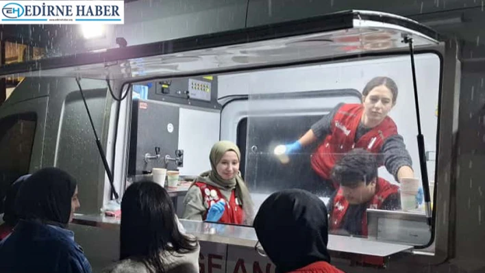 Genç Kızılay'dan vize haftasında sıcak dokunuş