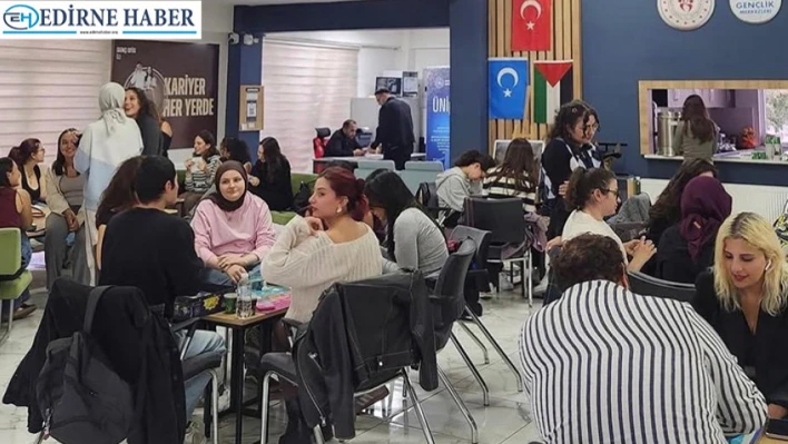 Gençler oyun gecesinde stres attı