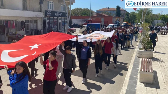 Gençlik yürüyüşü coşkuyla gerçekleştirildi