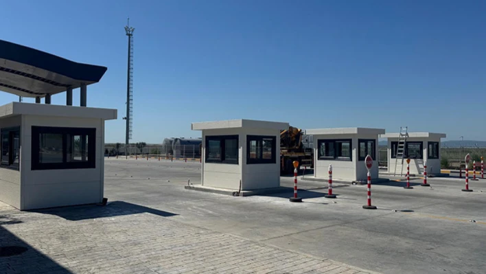 Gümrük kapısı yenilendi