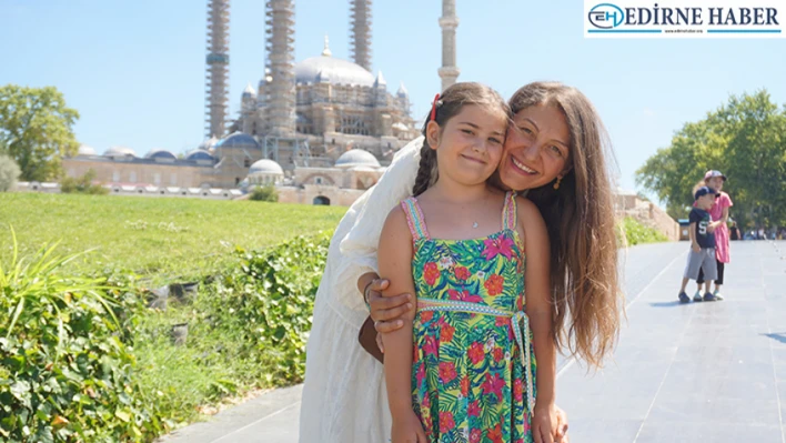 Gurbetçi aile Selimiye Camii'ne hayran kaldı