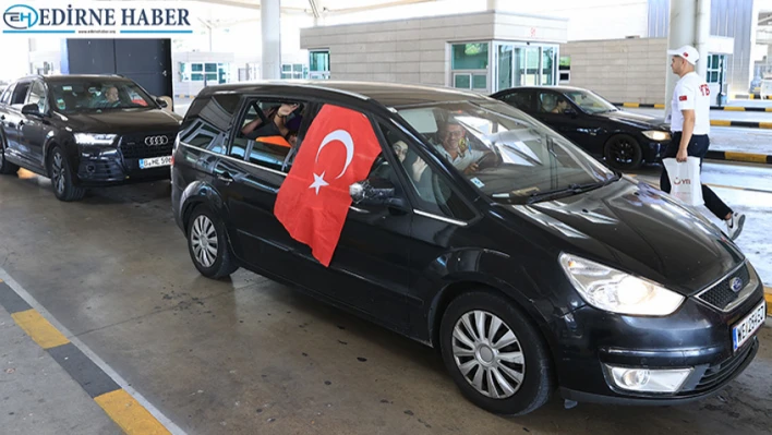 Gurbetçiler sınır kapısında 'hızlı geçişten' memnun