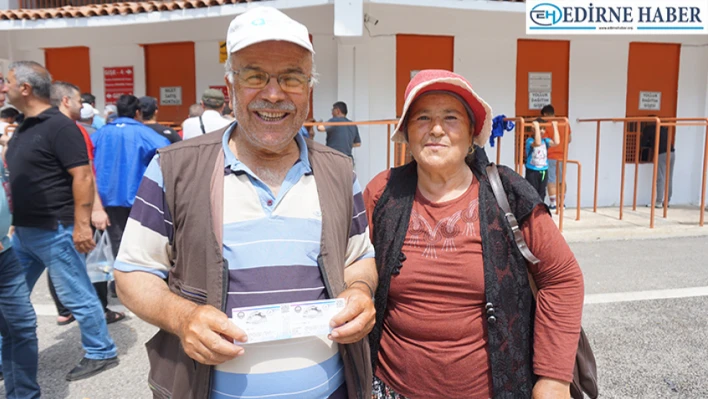 Güreş sevdalısı çift, Kırkpınar'dan vazgeçemiyor