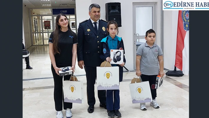 'Hayalimdeki Polis' yarışmasında dereceye girenlere ödülleri verildi