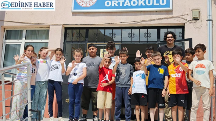 Yaz okuluna katılan öğrencilere başarı belgeleri verildi