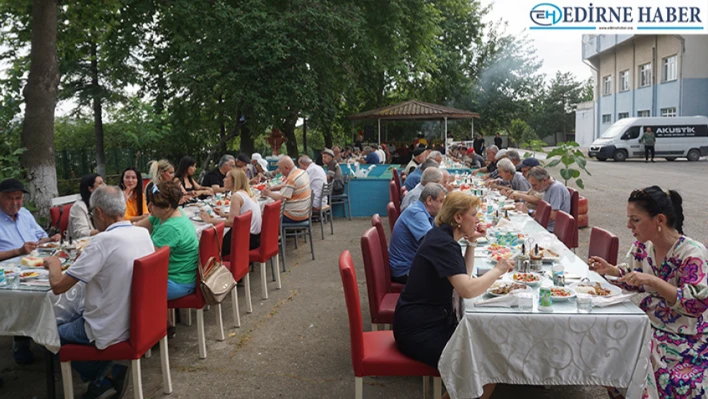 Huzurevi sakinlerine Babalar Günü ve Bayram kutlaması