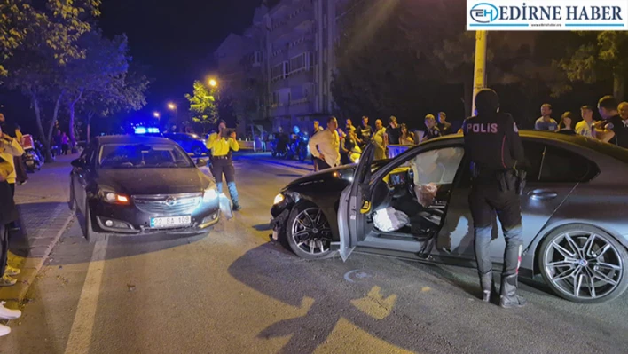 İki otomobilin çarpıştığı kazada 3 kişi yaralandı