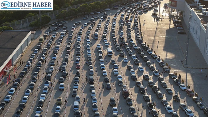Kapıkule'de sezonun en hareketli günü yaşandı