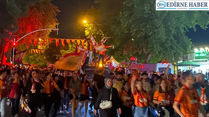 Kent sarı kırmızıya boyandı